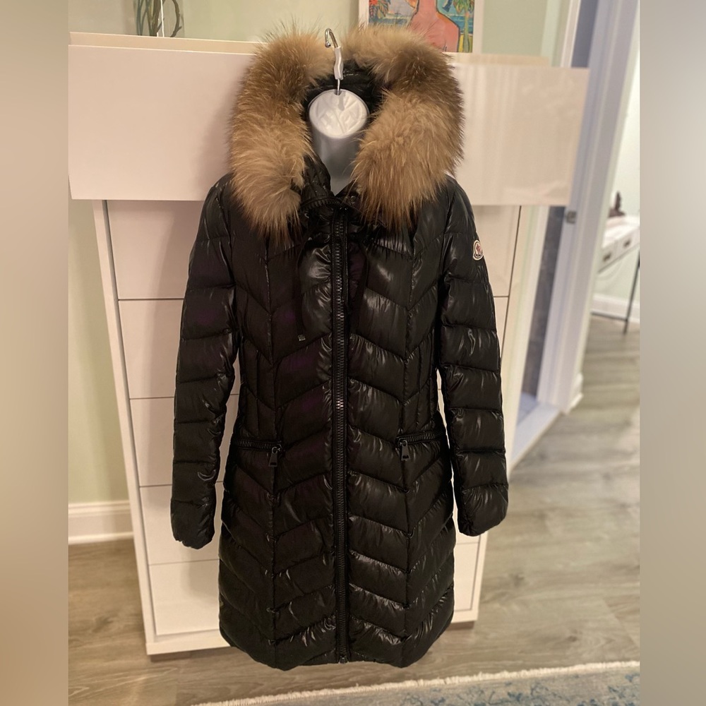 COPY - Women 100% Authntic Moncler puffer coat size 3 Medium